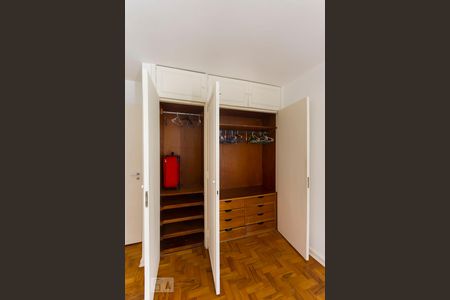 Quarto 02 de apartamento à venda com 2 quartos, 100m² em Itaim Bibi, São Paulo