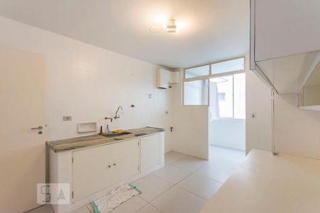 Apartamento à venda com 100m², 2 quartos e 1 vaga Apartamento à venda com 100m², 2 quartos e 1 vagaCozinha