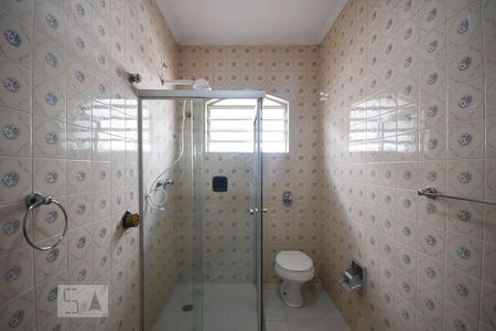 Banheiro suíte de casa para alugar com 2 quartos, 213m² em Jardim das Vertentes, São Paulo