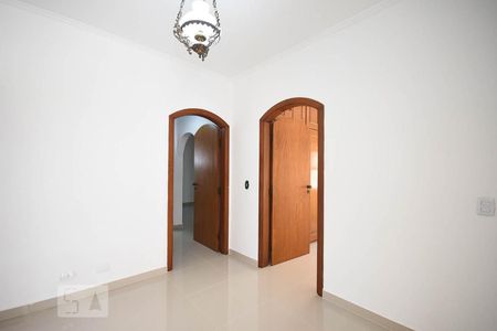 Corredor de casa para alugar com 2 quartos, 213m² em Jardim das Vertentes, São Paulo