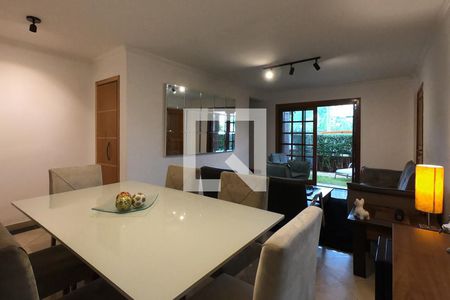 Sala de casa de condomínio à venda com 4 quartos, 222m² em Vila Tramontano, São Paulo