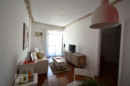Sala  de kitnet/studio para alugar com 1 quarto, 40m² em Icaraí, Niterói