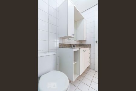 Banheiro social de apartamento para alugar com 1 quarto, 39m² em Vila Guarani (z Sul), São Paulo