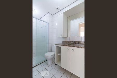 Banheiro social de apartamento para alugar com 1 quarto, 39m² em Vila Guarani (z Sul), São Paulo