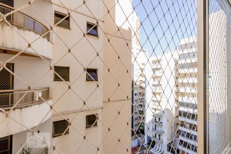 Vista da janela da sala  de apartamento para alugar com 3 quartos, 120m² em Setor Bueno, Goiânia