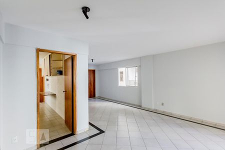 Sala de apartamento para alugar com 3 quartos, 120m² em Setor Bueno, Goiânia