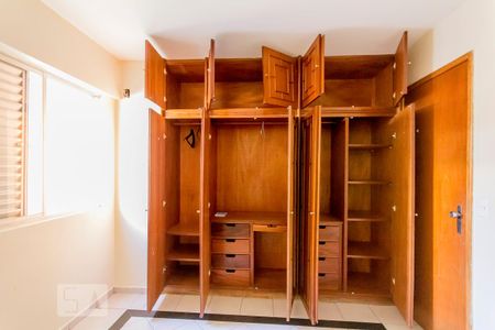 Quarto 3 de apartamento para alugar com 3 quartos, 120m² em Setor Bueno, Goiânia