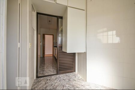 Apartamento à venda com 80m², 3 quartos e 2 vagas Apartamento à venda com 80m², 3 quartos e 2 vagasÁrea de serviço