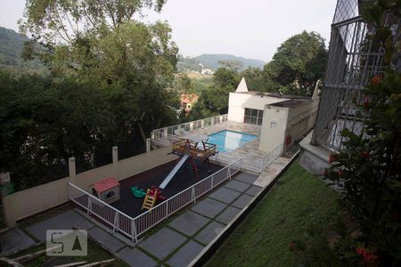 Apartamento à venda com 66m², 2 quartos e 1 vagapiscina e playground