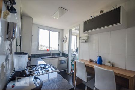 Apartamento à venda com 93m², 3 quartos e 2 vagasCOZINHA 