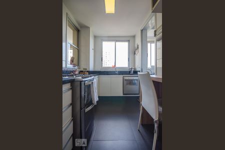 Apartamento à venda com 93m², 3 quartos e 2 vagasCOZINHA 