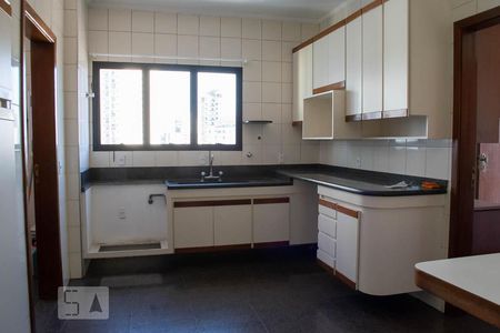 Apartamento para alugar com 232m², 4 quartos e 3 vagasCOZINHA