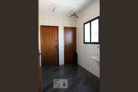 Apartamento para alugar com 232m², 4 quartos e 3 vagasAREA SERVIÇO