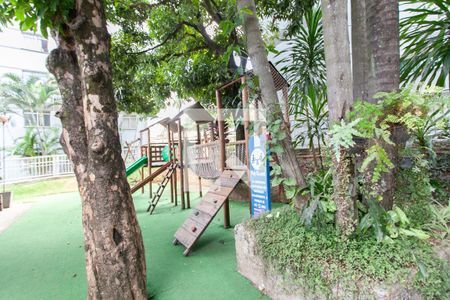 Apartamento à venda com 70m², 2 quartos e 2 vagasÁrea comum - Playground