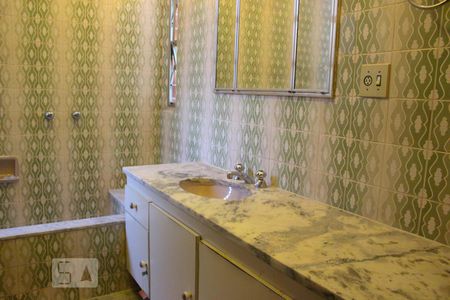 Apartamento para alugar com 260m², 4 quartos e 3 vagasBanheiro suíte 1 