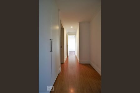 Apartamento à venda com 282m², 3 quartos e 4 vagasCorredor