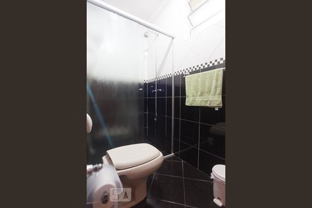 Banheiro de casa de condomínio para alugar com 5 quartos, 215m² em Vila Maria Eugênia, Campinas