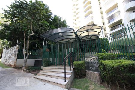 Apartamento para alugar com 230m², 3 quartos e 4 vagasFachada