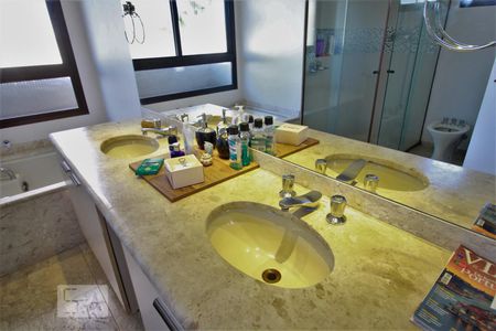 Apartamento para alugar com 230m², 3 quartos e 4 vagasPia