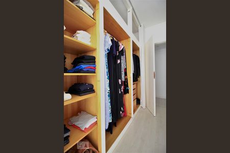 Apartamento para alugar com 230m², 3 quartos e 4 vagasCloset