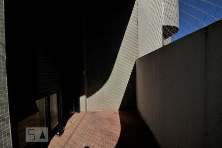 Varanda  de apartamento para alugar com 3 quartos, 230m² em Vila Suzana, São Paulo