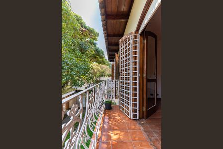 Casa à venda com 483m², 4 quartos e 6 vagas Casa à venda com 483m², 4 quartos e 6 vagasSuíte 1 - Varanda