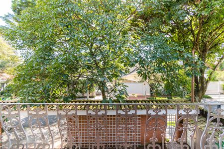 Casa à venda com 483m², 4 quartos e 6 vagas Casa à venda com 483m², 4 quartos e 6 vagasSuíte 2 - Varanda - Vista