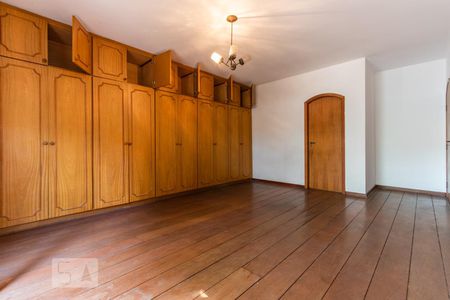 Casa à venda com 483m², 4 quartos e 6 vagas Casa à venda com 483m², 4 quartos e 6 vagasSuíte 2