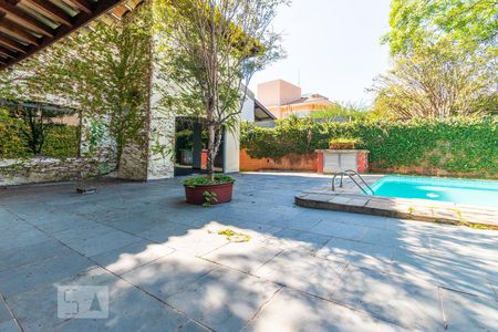 Casa à venda com 483m², 4 quartos e 6 vagas Casa à venda com 483m², 4 quartos e 6 vagasÁrea Externa