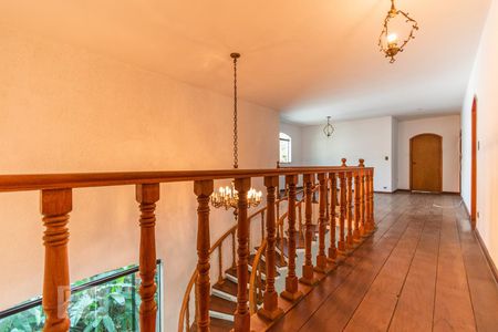 Casa à venda com 483m², 4 quartos e 6 vagas Casa à venda com 483m², 4 quartos e 6 vagasHall Dormitórios