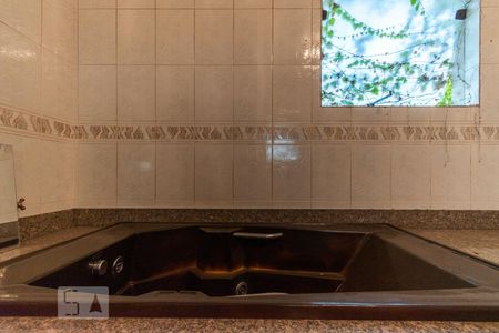 Casa à venda com 483m², 4 quartos e 6 vagas Casa à venda com 483m², 4 quartos e 6 vagasSuíte 4 - Banheiro - Detalhe