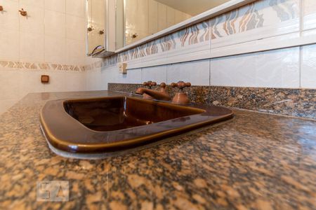 Casa à venda com 483m², 4 quartos e 6 vagas Casa à venda com 483m², 4 quartos e 6 vagasSuíte 4 - Banheiro - Detalhe