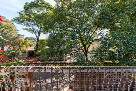 Casa à venda com 483m², 4 quartos e 6 vagas Casa à venda com 483m², 4 quartos e 6 vagasSuíte 1 - Varanda - Vista