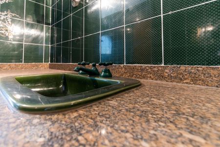 Casa à venda com 483m², 4 quartos e 6 vagas Casa à venda com 483m², 4 quartos e 6 vagasSuíte 2 - Banheiro - Detalhe