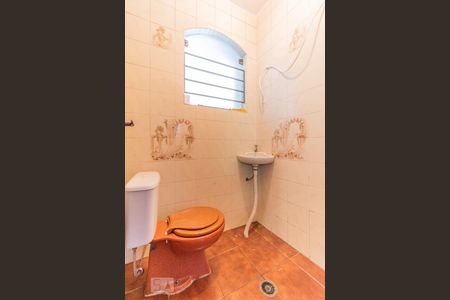 Casa à venda com 483m², 4 quartos e 6 vagas Casa à venda com 483m², 4 quartos e 6 vagasBanheiro de Serviço