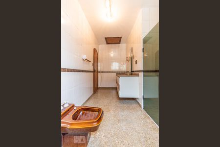 Casa à venda com 483m², 4 quartos e 6 vagas Casa à venda com 483m², 4 quartos e 6 vagasSuíte 3 - Banheiro