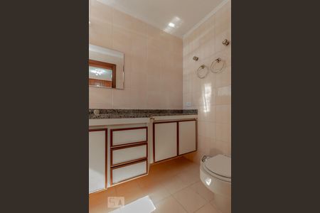 Apartamento à venda com 246m², 3 quartos e 4 vagasBanheiro suíte 2