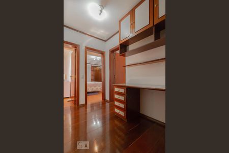 Apartamento à venda com 246m², 3 quartos e 4 vagasEscritório