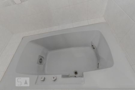 Apartamento à venda com 246m², 3 quartos e 4 vagasBanheiro suíte 1