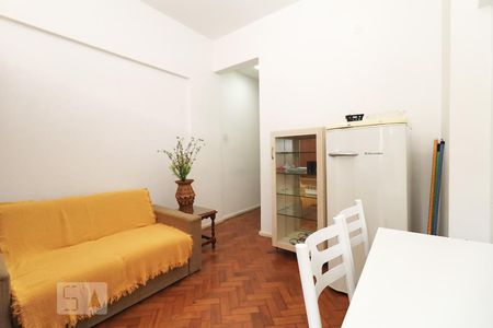 Sala. de apartamento para alugar com 1 quarto, 34m² em Copacabana, Rio de Janeiro