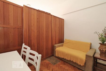 Sala. de apartamento para alugar com 1 quarto, 34m² em Copacabana, Rio de Janeiro