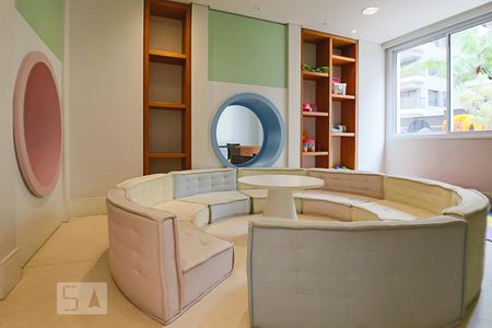 Apartamento à venda com 77m², 2 quartos e 2 vagas Apartamento à venda com 77m², 2 quartos e 2 vagasBrinquedoteca condomínio