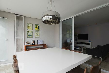 Apartamento à venda com 77m², 2 quartos e 2 vagas Apartamento à venda com 77m², 2 quartos e 2 vagasVaranda