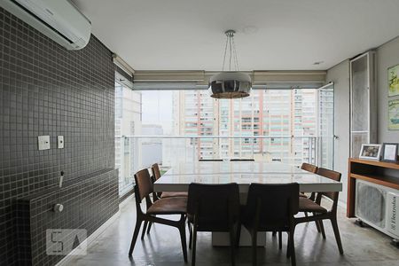 Apartamento à venda com 77m², 2 quartos e 2 vagas Apartamento à venda com 77m², 2 quartos e 2 vagasVaranda