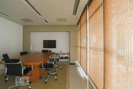 Apartamento à venda com 77m², 2 quartos e 2 vagas Apartamento à venda com 77m², 2 quartos e 2 vagasSala de Reunião condomínio