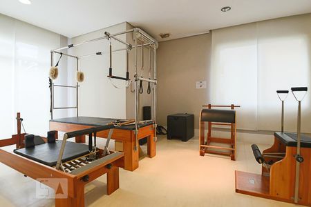 Apartamento à venda com 77m², 2 quartos e 2 vagas Apartamento à venda com 77m², 2 quartos e 2 vagasSala de Pilates condomínio