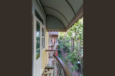 Casa de condomínio à venda com 200m², 3 quartos e 2 vagas Casa de condomínio à venda com 200m², 3 quartos e 2 vagasVARANDA