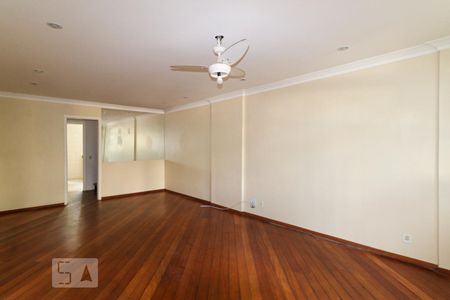 SALA de casa de condomínio à venda com 3 quartos, 200m² em Recreio dos Bandeirantes, Rio de Janeiro