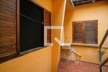 Casa à venda com 95m², 3 quartos e 1 vagaÁrea de serviço