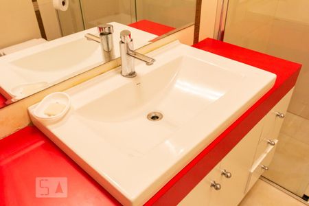 Banheiro 2 Pia de apartamento à venda com 3 quartos, 210m² em Perdizes, São Paulo
